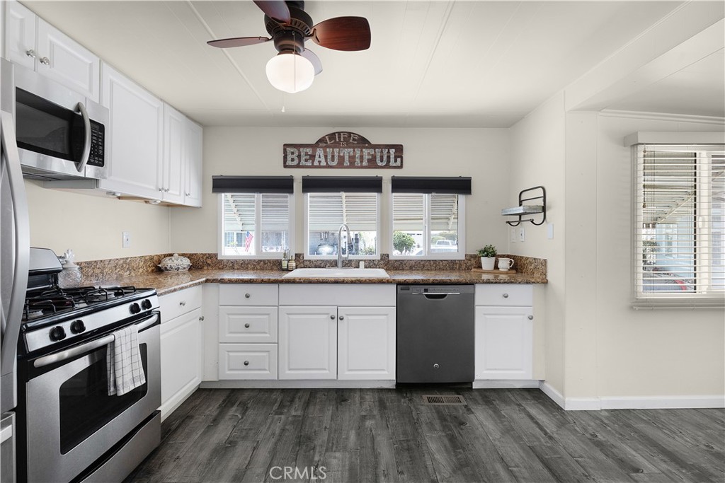 301 E Foothill Boulevard 28