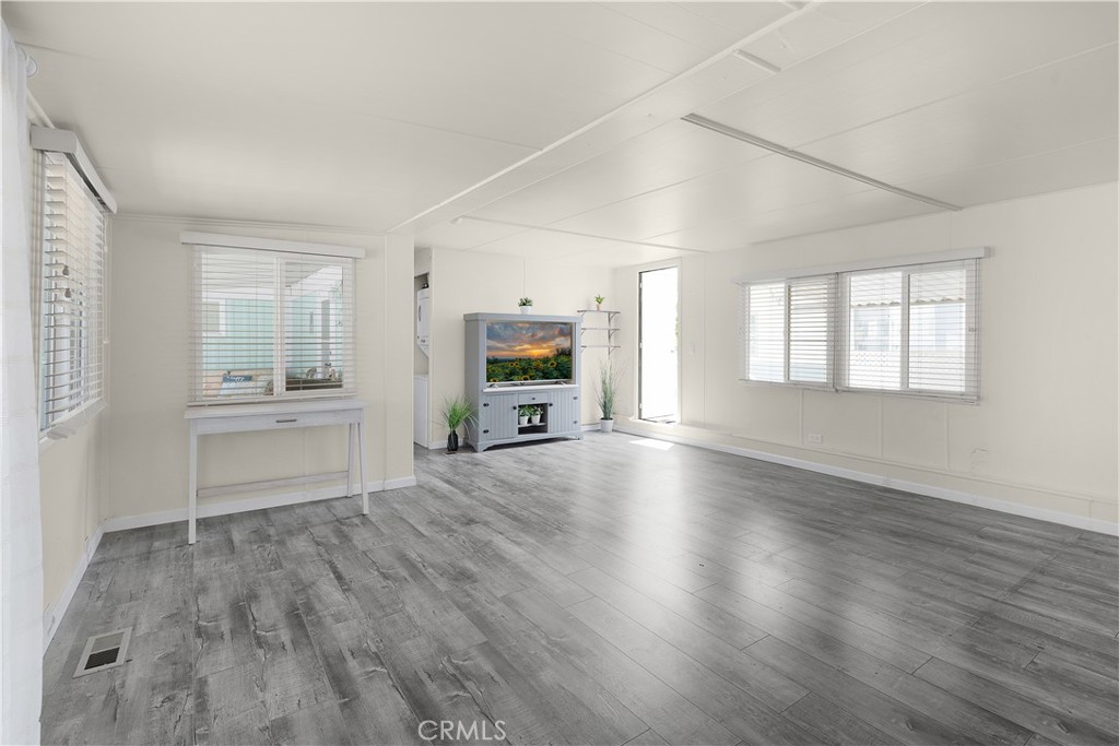 301 E Foothill Boulevard 28