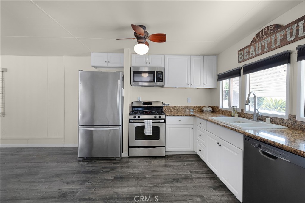 301 E Foothill Boulevard 28