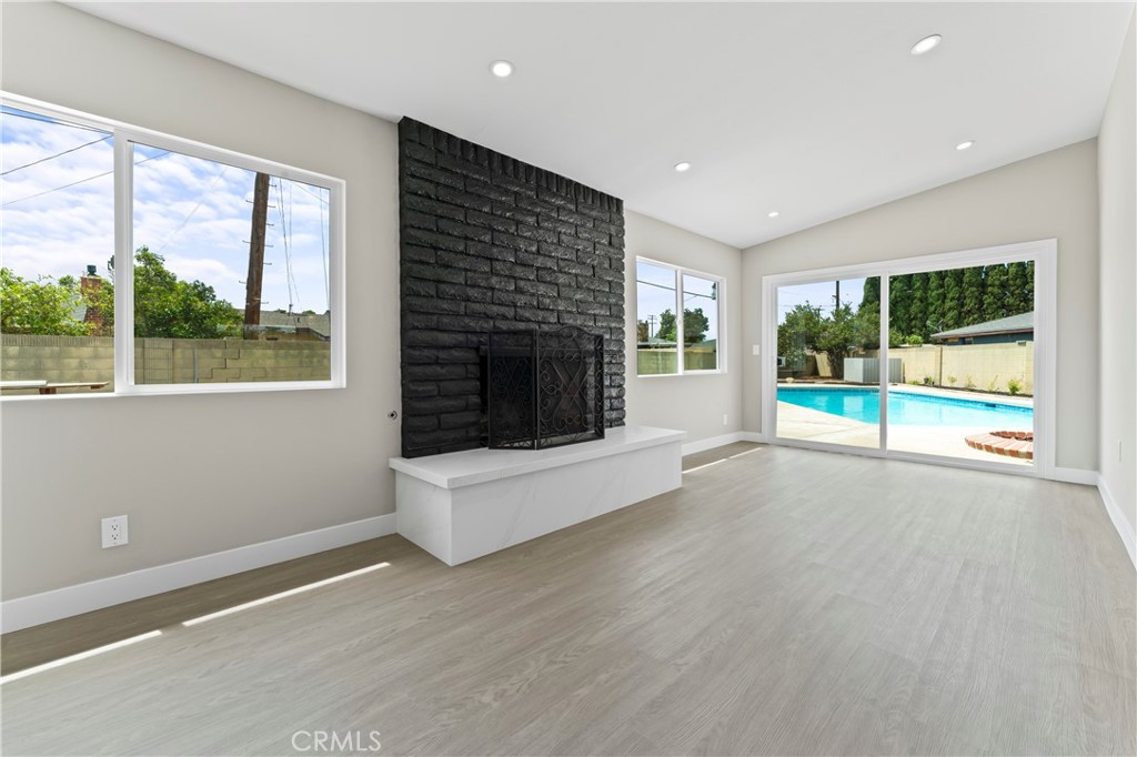 817 S Plymouth Place