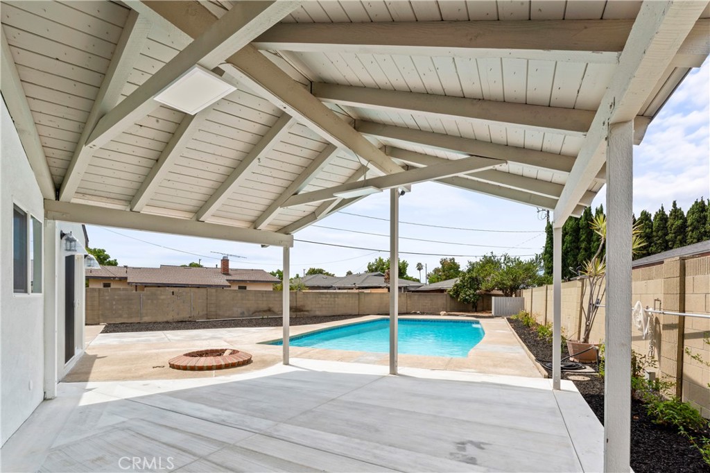 817 S Plymouth Place