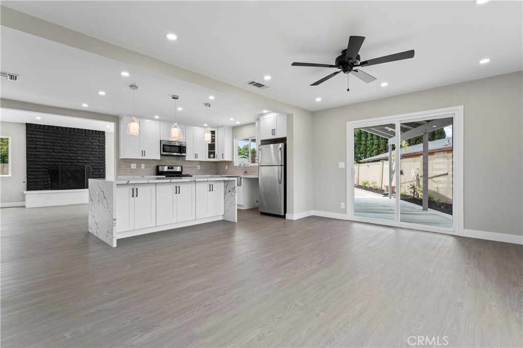 817 S Plymouth Place