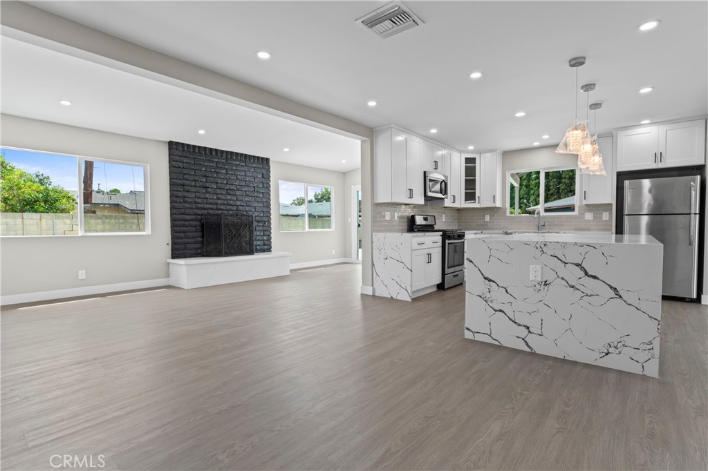 817 S Plymouth Place