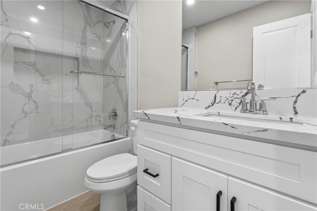 817 S Plymouth Place