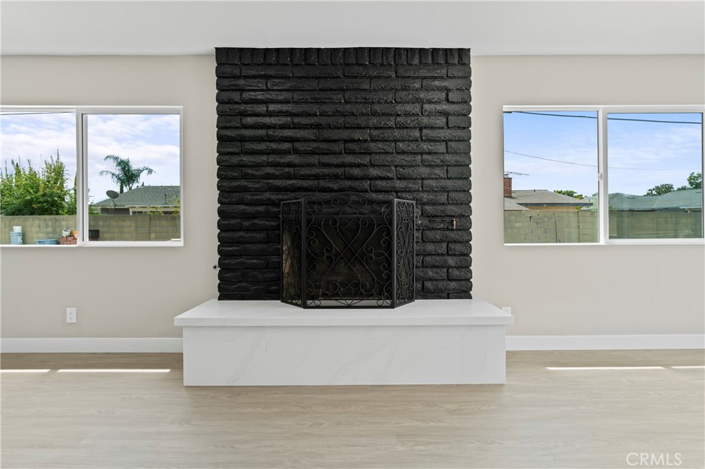 817 S Plymouth Place