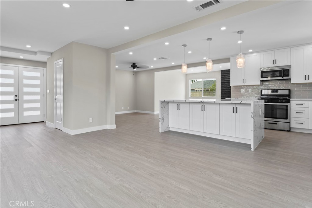 817 S Plymouth Place