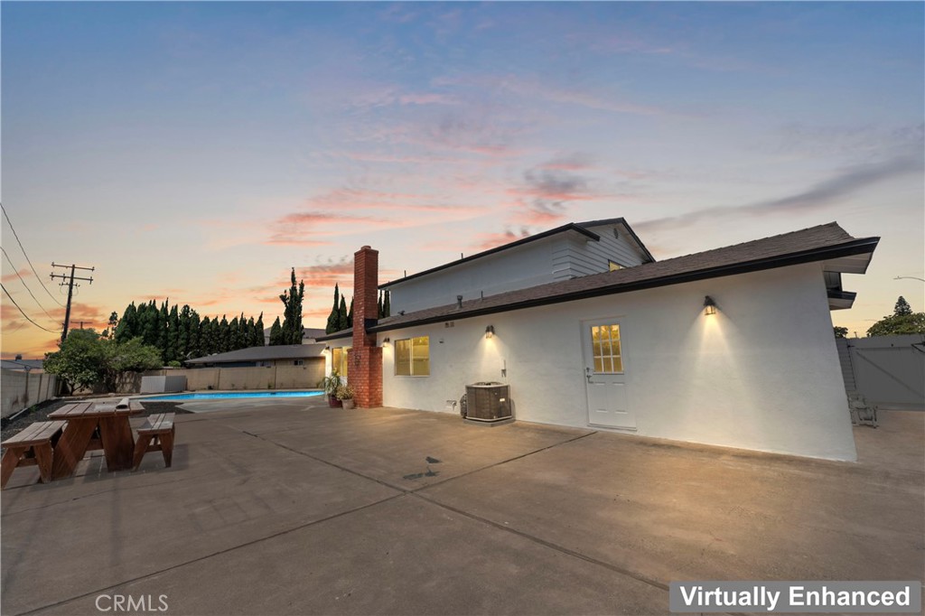 817 S Plymouth Place