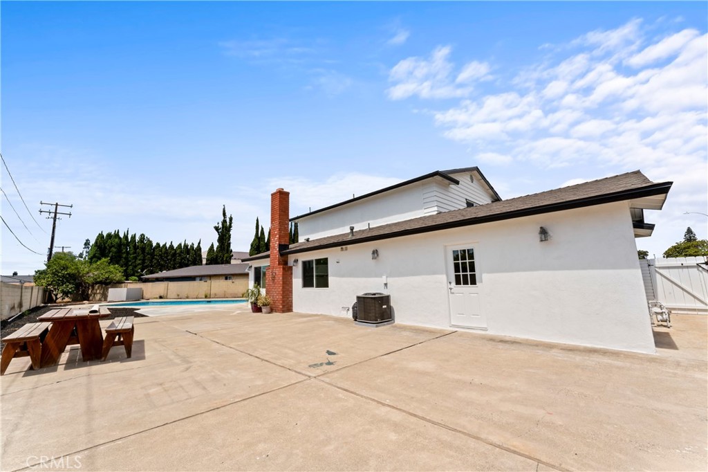 817 S Plymouth Place