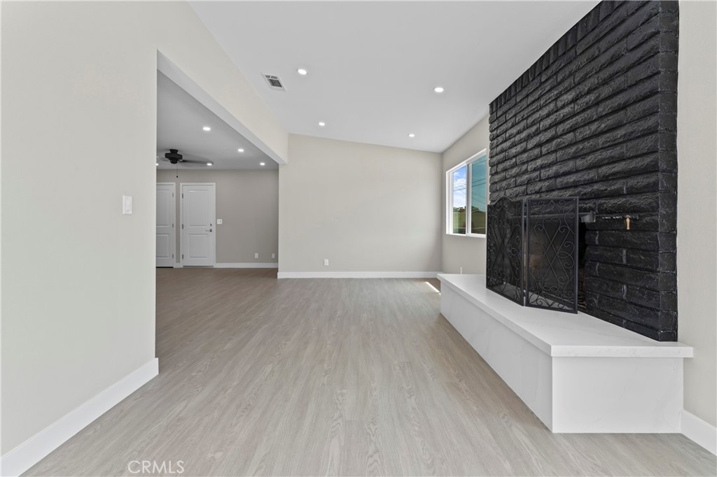 817 S Plymouth Place