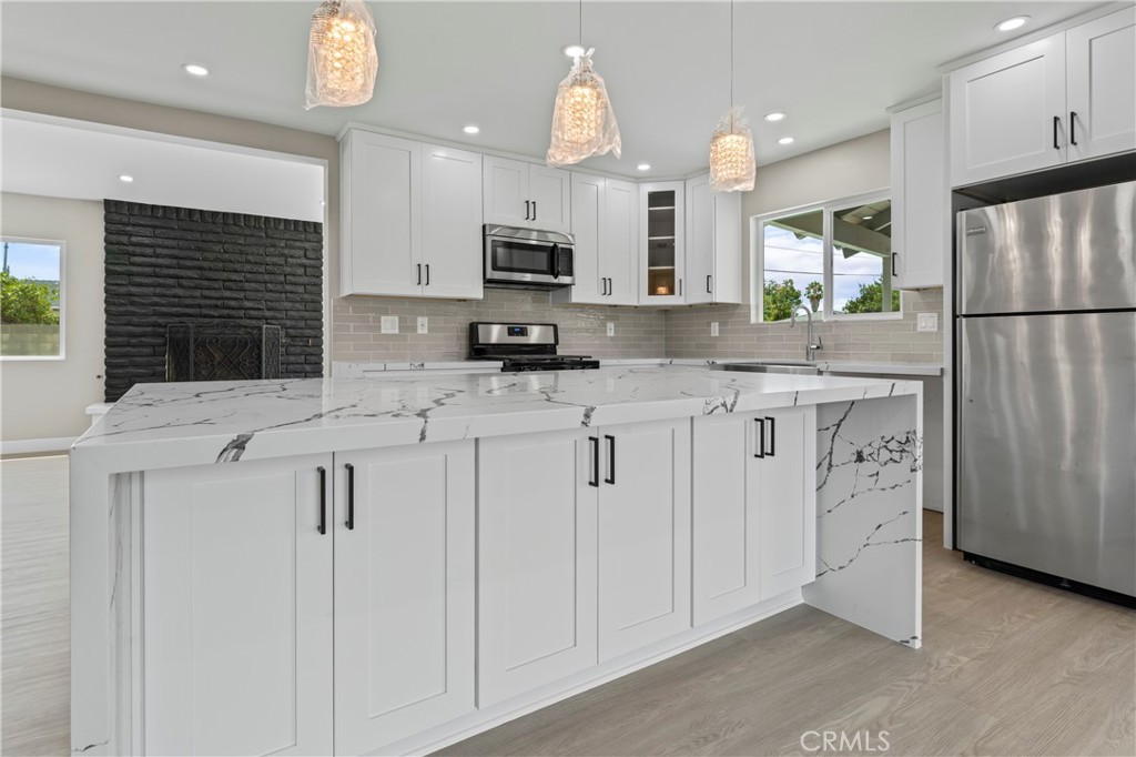 817 S Plymouth Place