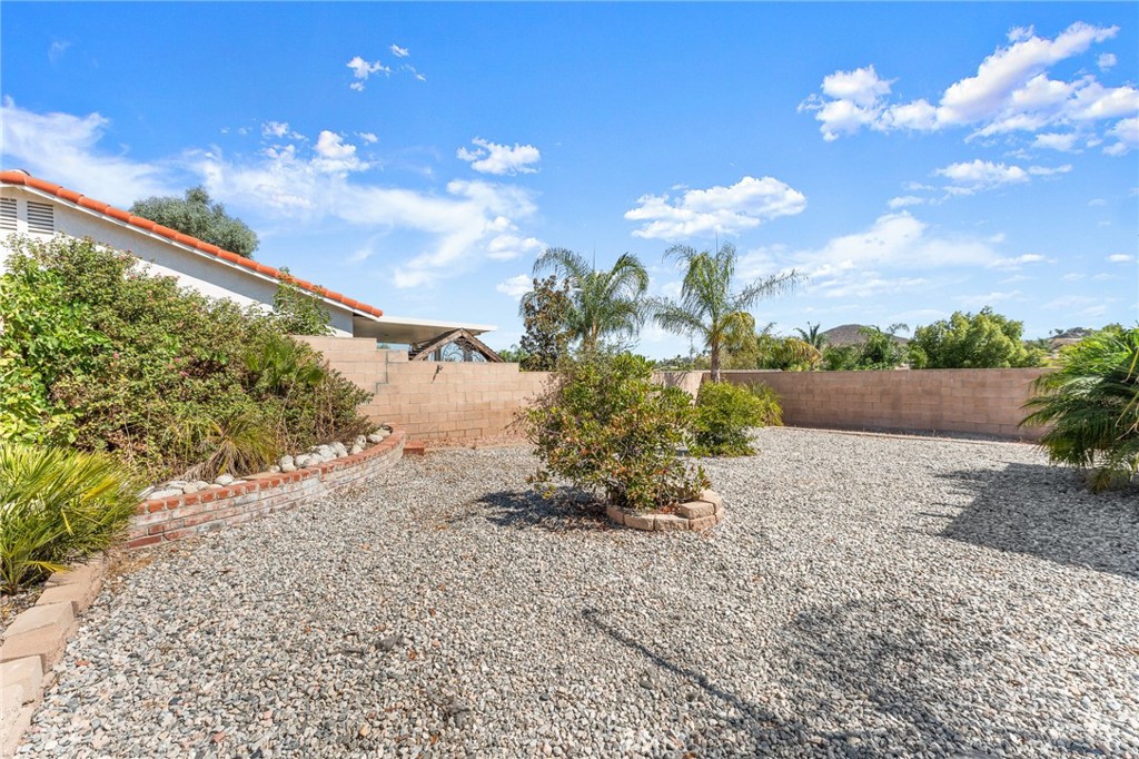 22658 Canyon Lake Drive N