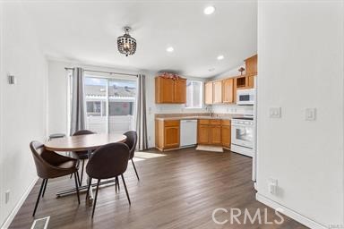 9080 Bloomfield Avenue 11