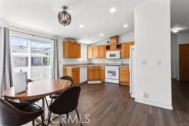 9080 Bloomfield Avenue 11