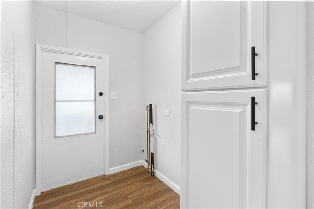 9080 Bloomfield Ave 79