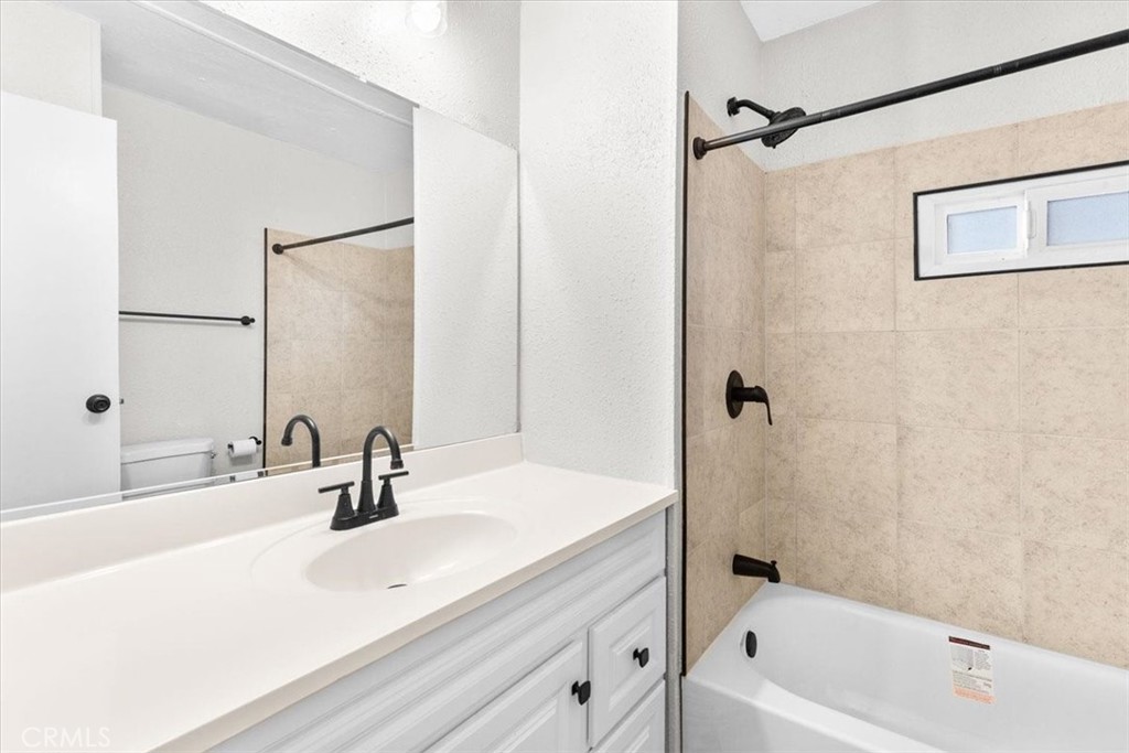 9080 Bloomfield Ave 79