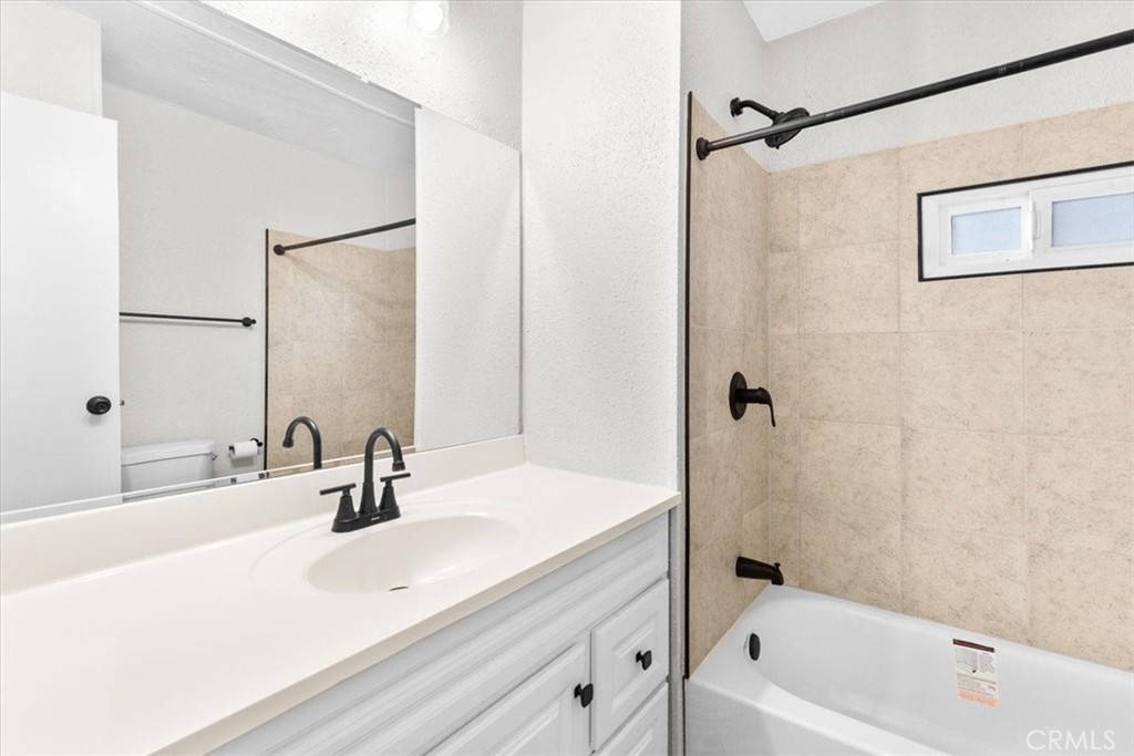 9080 Bloomfield Ave 79