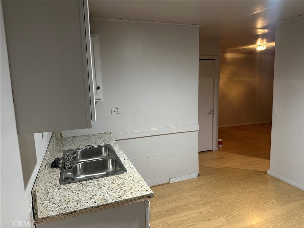 1314 S Mountain View