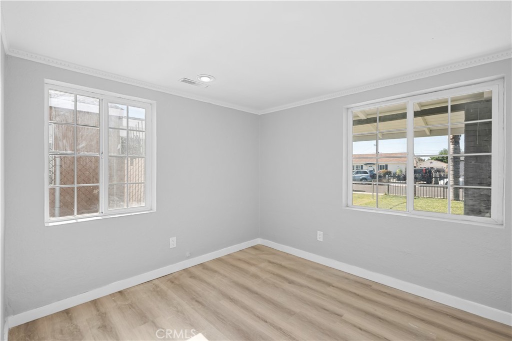 1314 S Mountain View