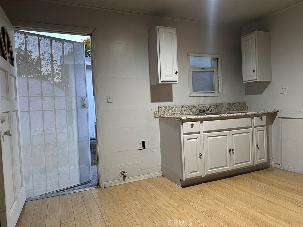 1314 S Mountain View