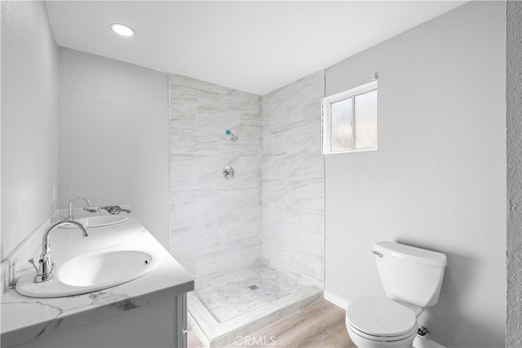 1314 S Mountain View