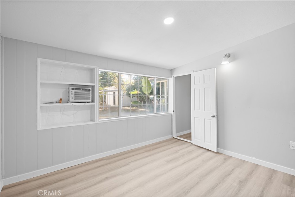 1314 S Mountain View
