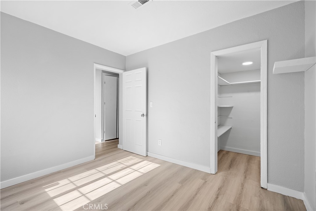 1314 S Mountain View
