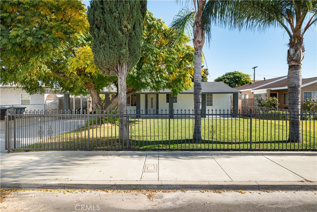 1314 S Mountain View