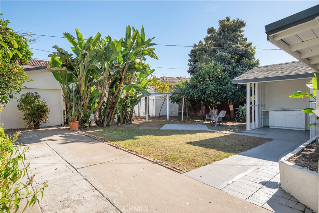 1314 S Mountain View