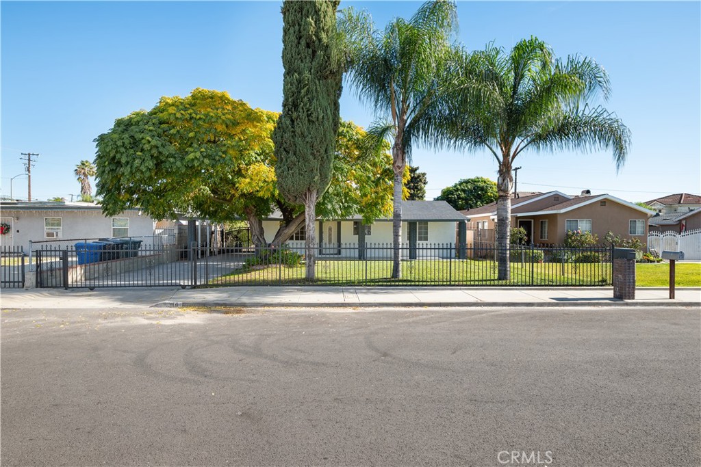 1314 S Mountain View