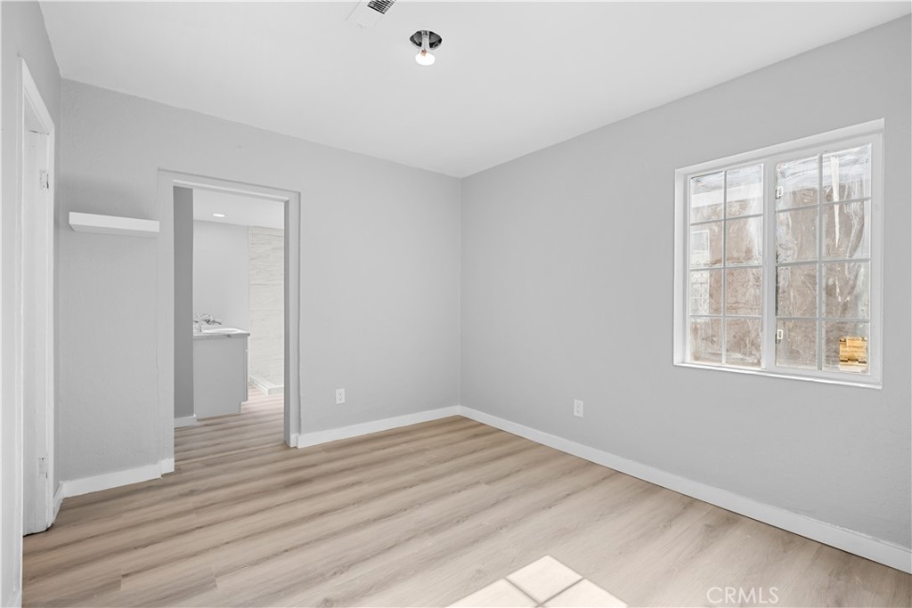 1314 S Mountain View