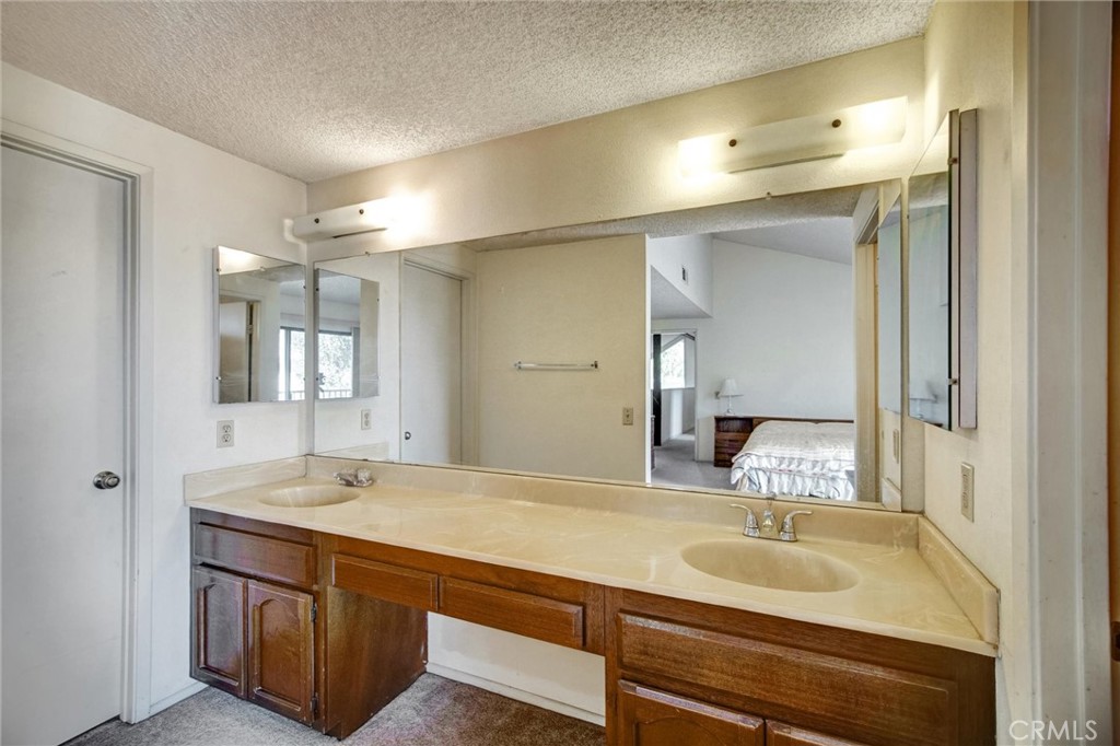 9545 Calle La Cuesta