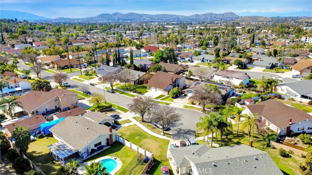 9545 Calle La Cuesta