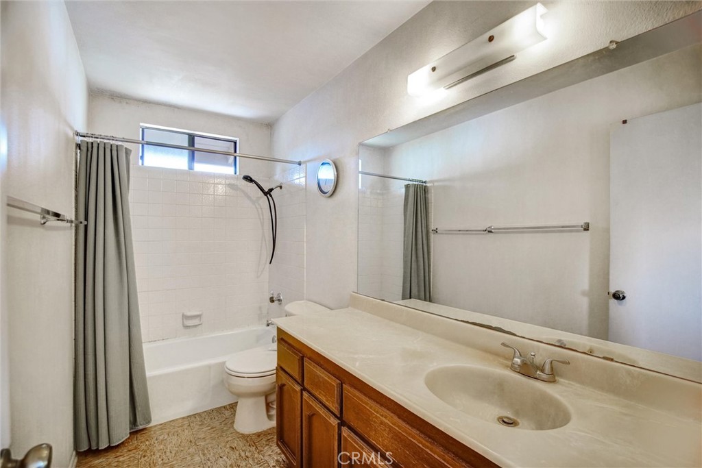 9545 Calle La Cuesta