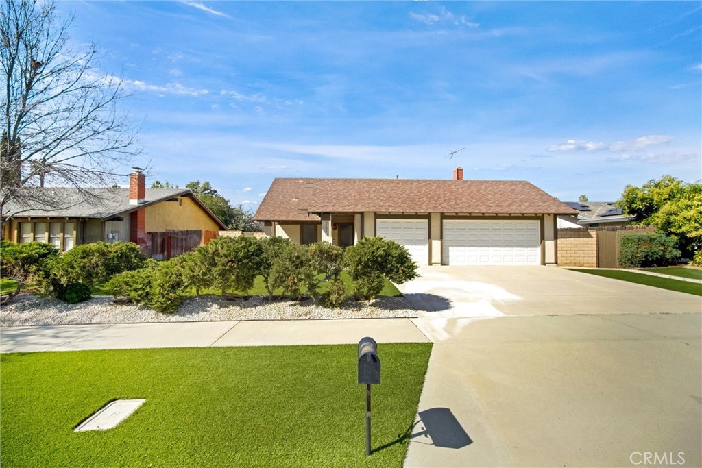 9545 Calle La Cuesta