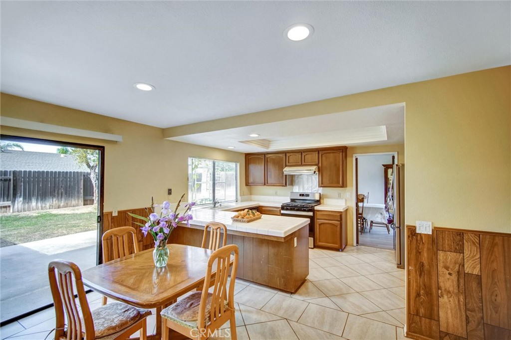 9545 Calle La Cuesta