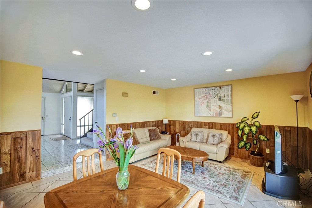 9545 Calle La Cuesta