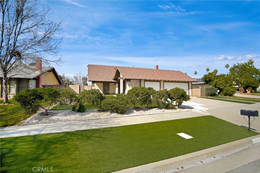 9545 Calle La Cuesta