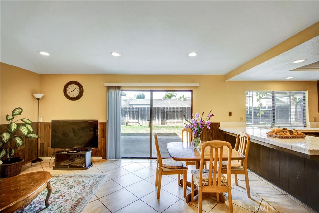 9545 Calle La Cuesta