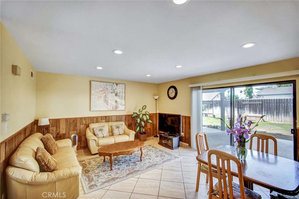 9545 Calle La Cuesta