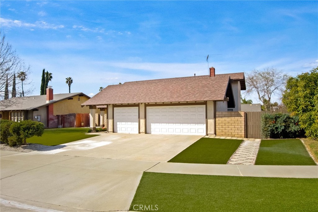 9545 Calle La Cuesta