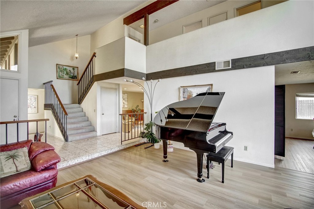 9545 Calle La Cuesta