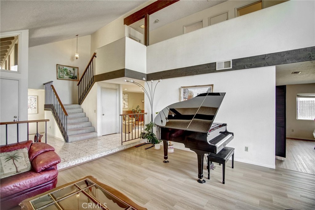 9545 Calle La Cuesta