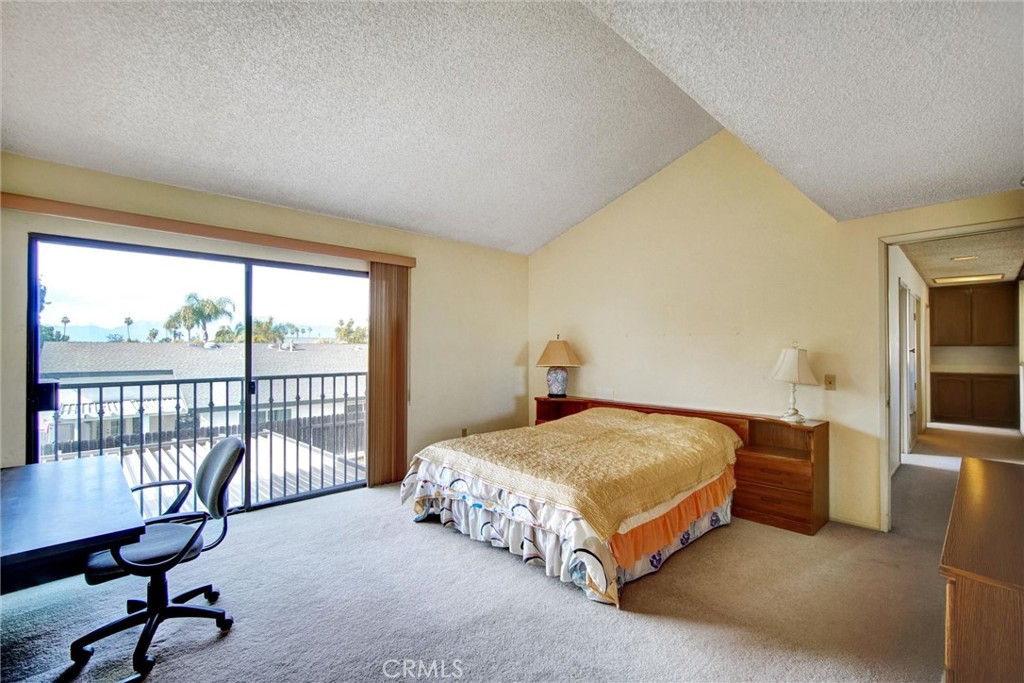 9545 Calle La Cuesta