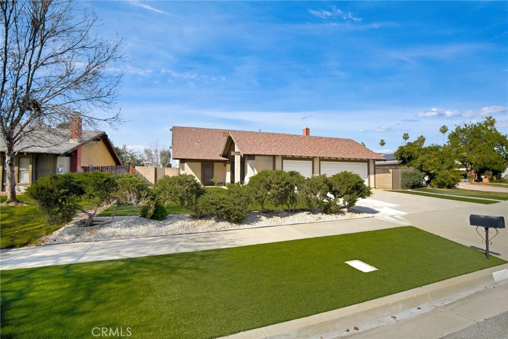 9545 Calle La Cuesta