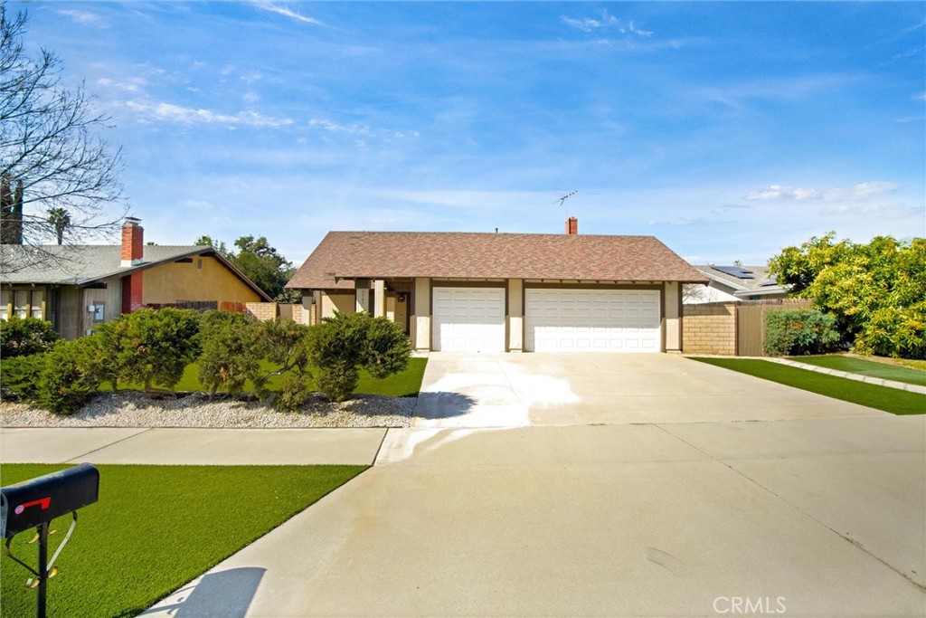 9545 Calle La Cuesta