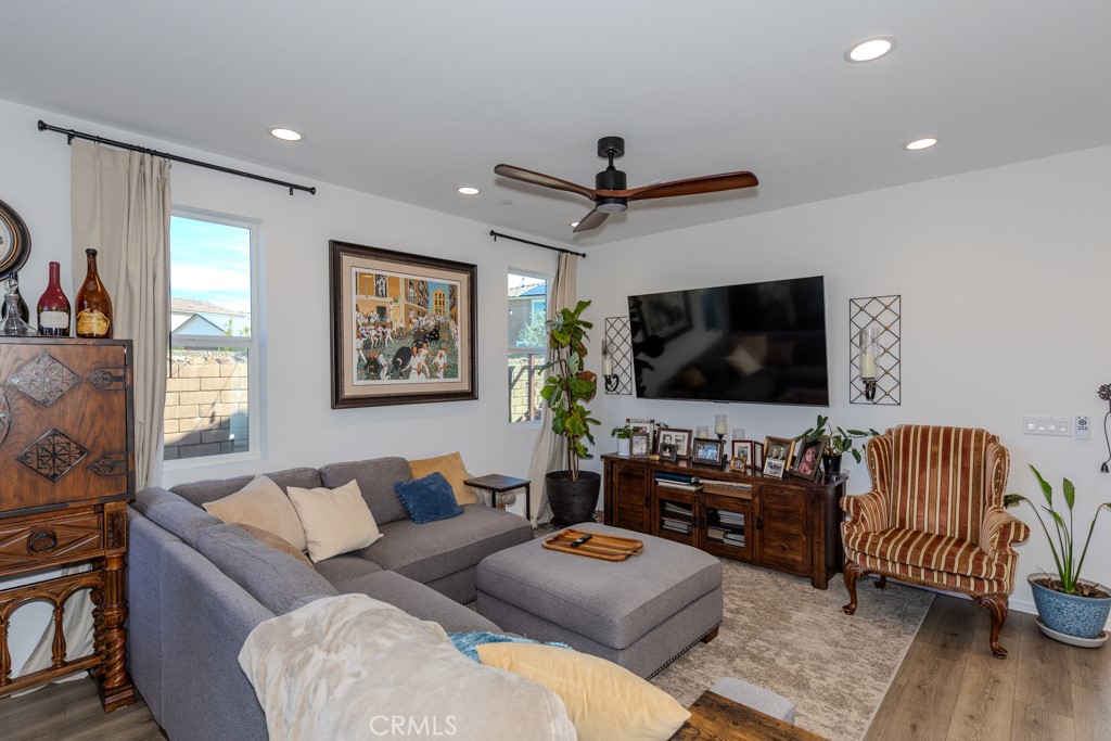 24123 E Beacon Court