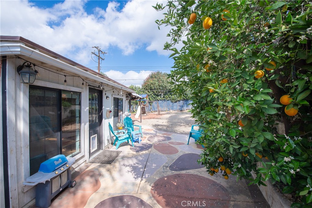 22688 La Paix Street