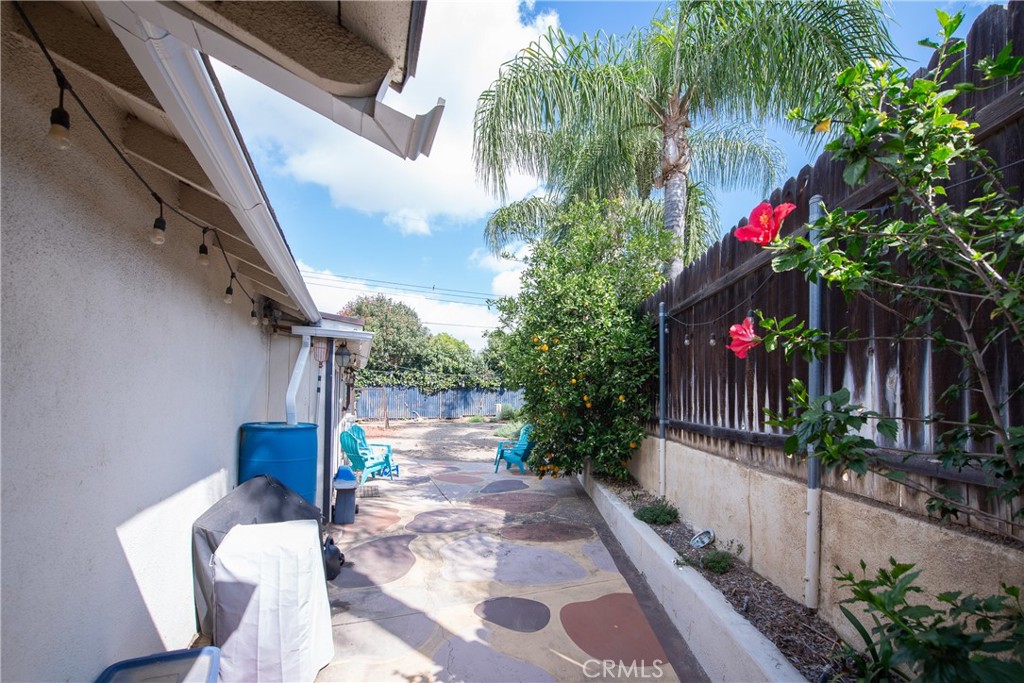 22688 La Paix Street