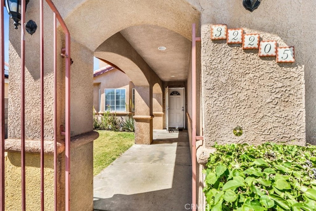 32205 Cathedral Canyon