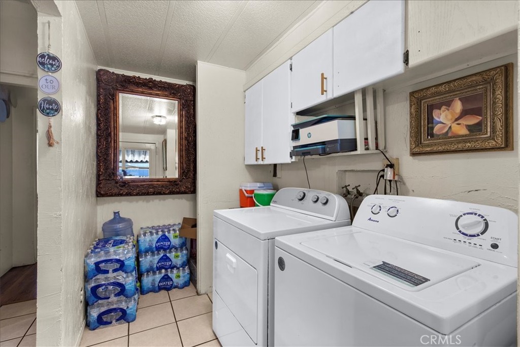 9080 Bloomfield Avenue 33